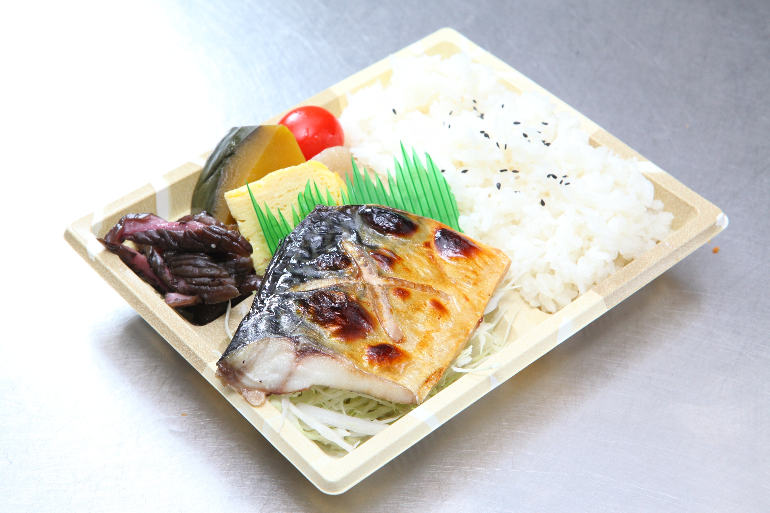 ハーフ鯖塩焼き弁当