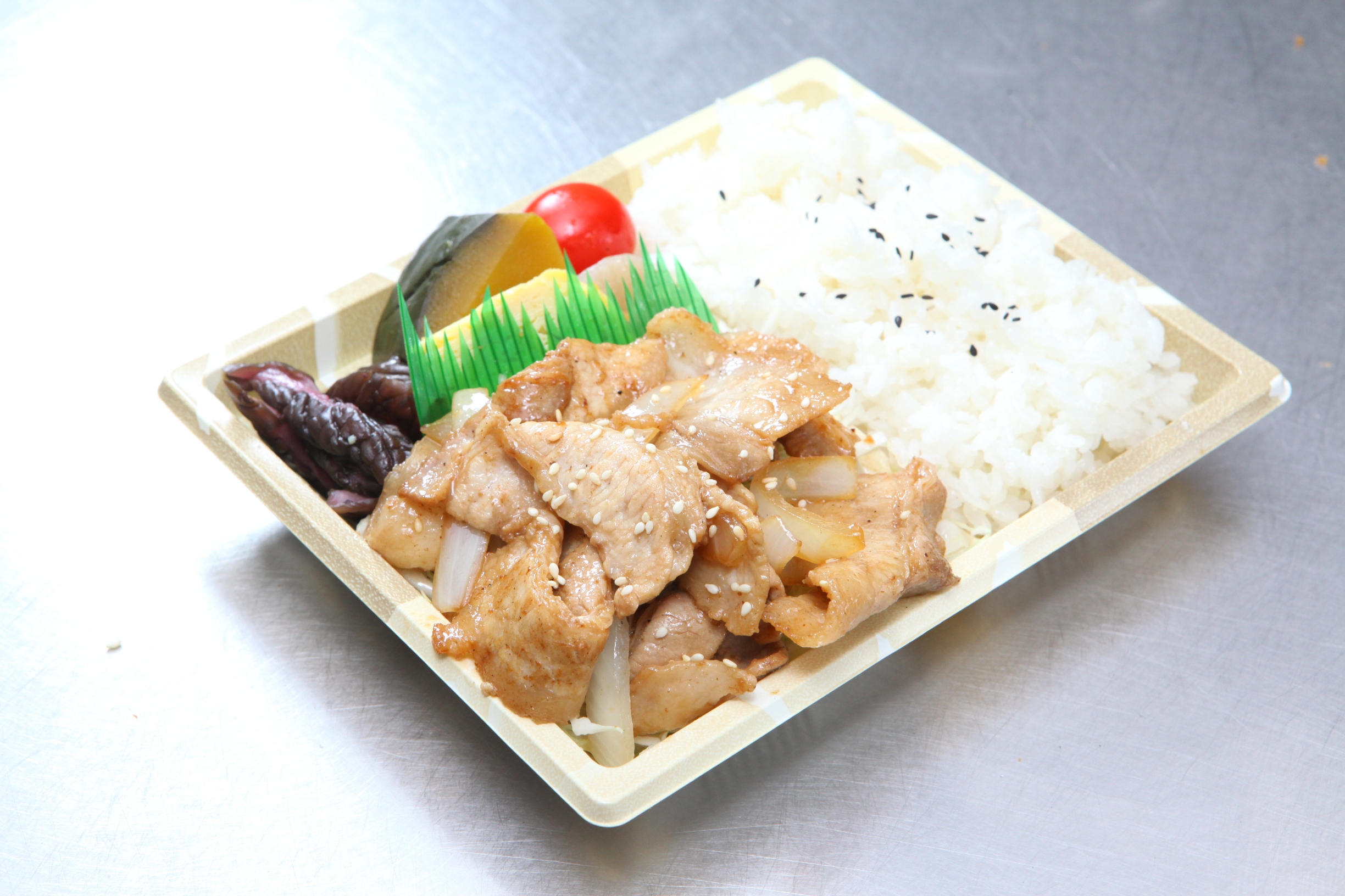 ハーフ生姜焼き弁当